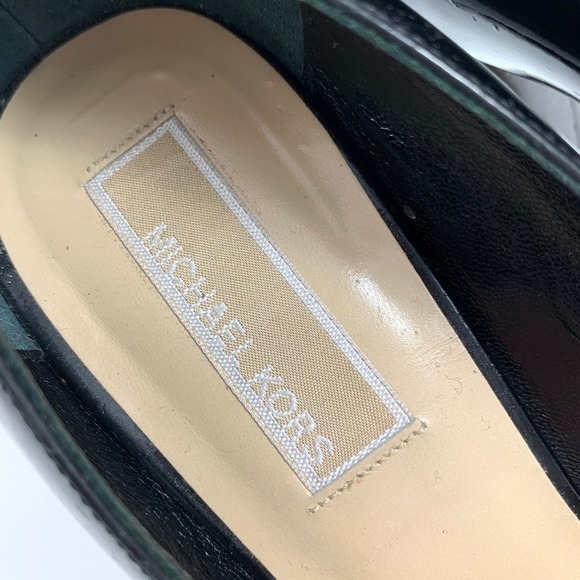 MICHAEL KORS COLLECTION Italian crafted black patent leather peep toe pumps - Picture 6 of 10